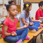 Crianças no Yoga