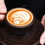 Copos e xícaras feitos de borra de café