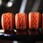 Confeiteira transforma macaroons em esculturas criativas