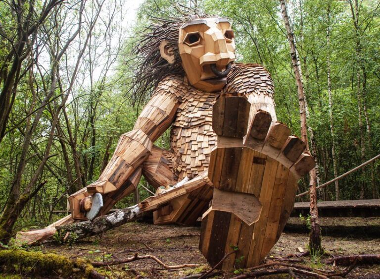 Thomas Dambo e seus 7 gigantes trolls da floresta