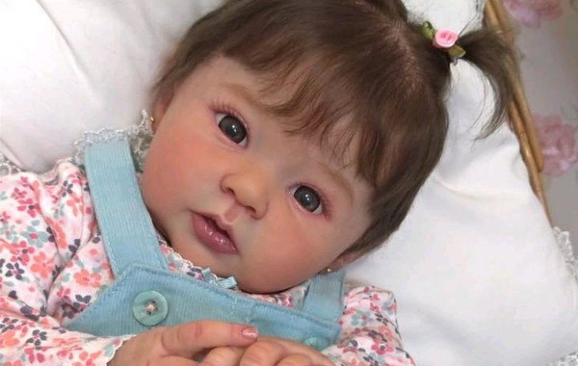 Bebês nascem com 70 ossos a mais que adultos