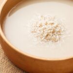 Receita caseira: água de arroz para amaciar e clarear a pele