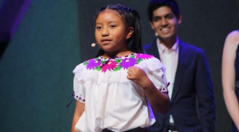 Menina mexicana cria aquecedor solar e recebe prêmio por sua contribuição à ciência