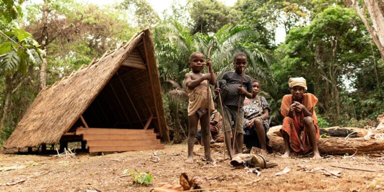 Vila de bioconstrução está nascendo em Camarões