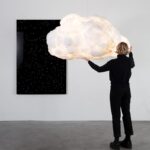 Lâmpadas de nuvem flutuante mudam de cor e sincronizam com suas músicas favoritas