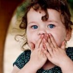 O silêncio no método Montessori. Crianças quietas e felizes