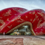 Teatro chinês exibe arquitetura que remete à tradição do país