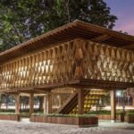 Biblioteca comunitária é exemplo de iluminação e ventilação natural