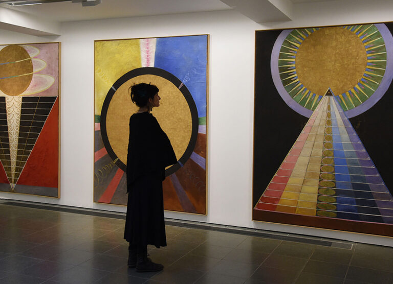 Hilma af Klint: a fascinante história por trás de uma das pioneiras da arte abstrata