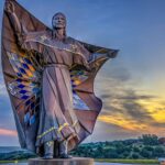 A bela escultura homenageia mulheres nativas americanas na Dakota do Sul