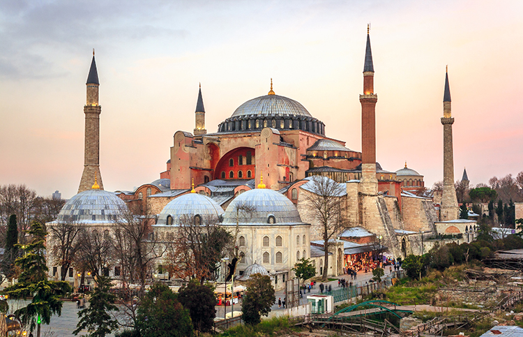 O que é Hagia Sophia? Saiba como este espaço sagrado evoluiu ao longo de sua longa história
