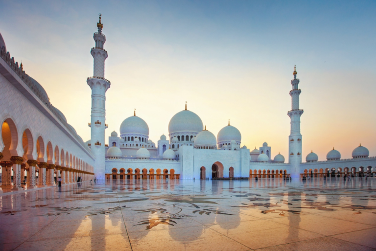 Mesquitas incríveis celebrando a grandeza da arquitetura islâmica