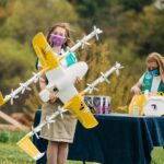 Escoteiras usam drones do Google para entregar biscoitos em meio à pandemia