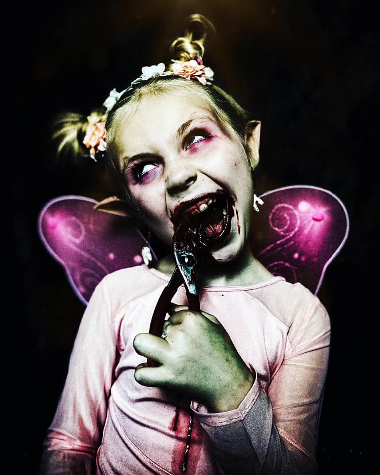 Uma menina de sete anos arrasa com os seus cosplays de terror
