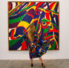 Essa mulher combinou suas roupas com várias obras de arte