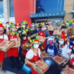 Pessoas estão distribuindo marmitas para quem tem fome no CE