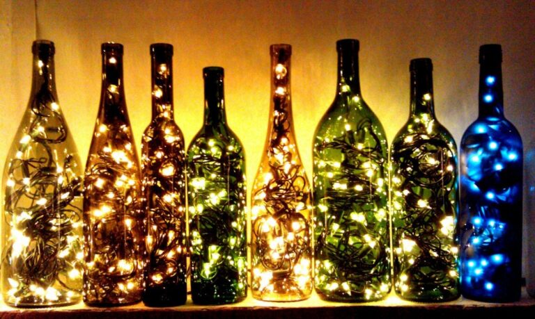 Luminárias de garrafas de vidro recicladas – Arte decorativa