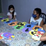 Adolescente se dedica a alfabetizar crianças de Uberaba