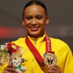 Rebeca conquista ouro e prata no Mundial de Ginástica no Japão