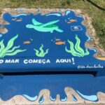 Ação educativa pinta bueiros de praias em Bombinhas