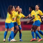 Futebol feminino: Por que mulheres recebem menores salários que homens?