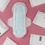 Projeto entrega 2 mil absorventes para mulheres sem-teto