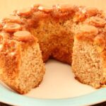 Bolo de bananas caramelizadas