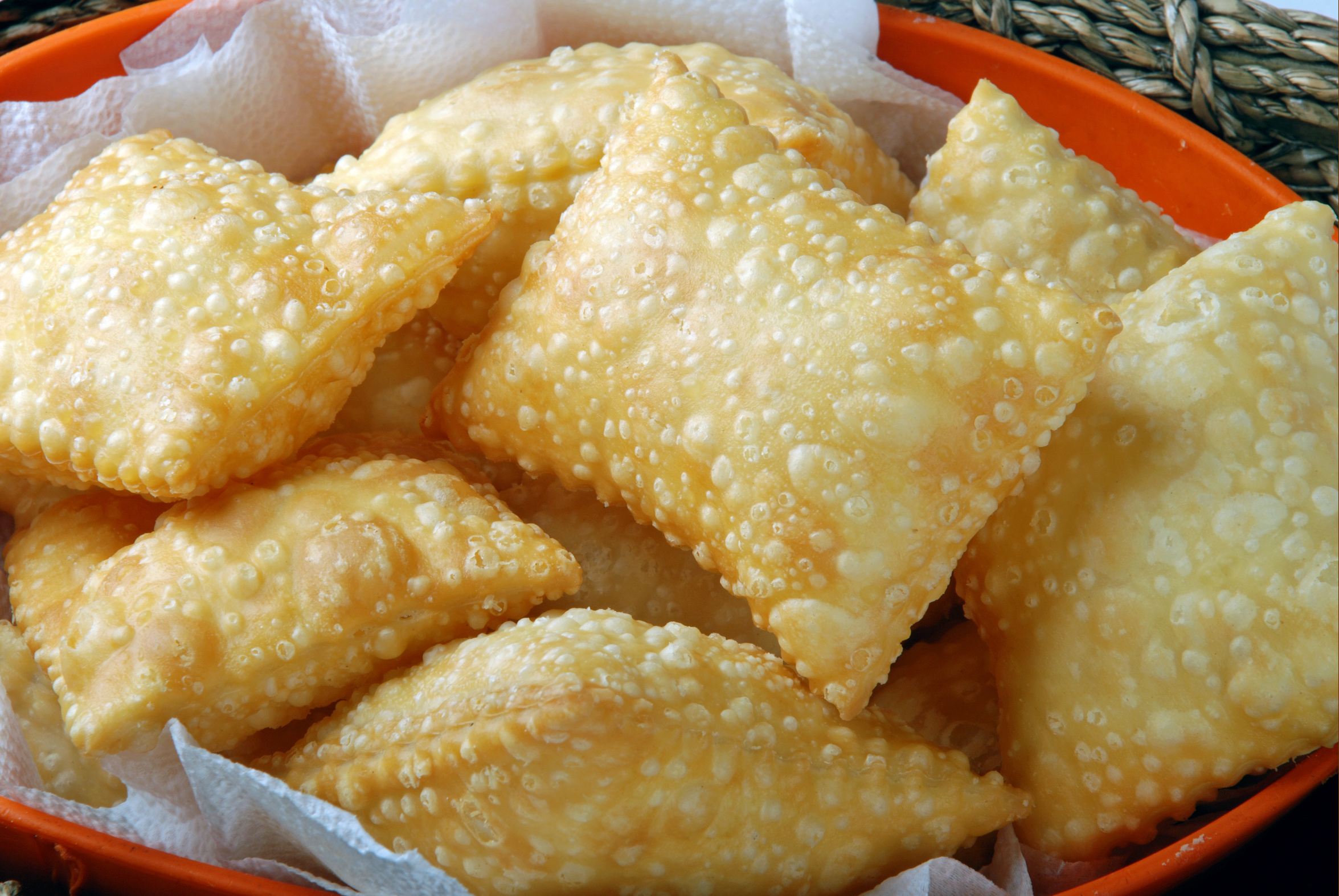 Receitas de pastel para fazer em casa e não precisar ir à feira