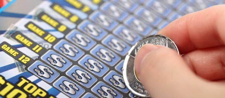 Mulher compra bilhete da loteria por engano e ganha R$ 40 milhões