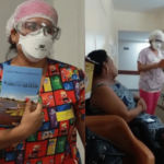 Poemas recitados por enfermeira em hospital trazem esperança