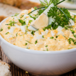 Salada de ovo: receitas saborosas para inovar com o ingrediente