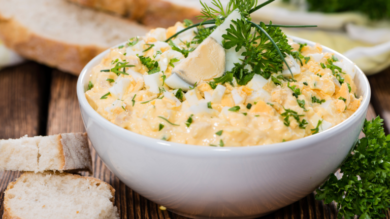 Salada de ovo: receitas saborosas para inovar com o ingrediente