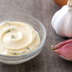 Molho de alho: receitas para incrementar seus pratos