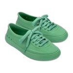 Melissa lança 1º tênis reciclável feito à base de cana-de-açúcar