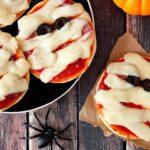 Neste Halloween, faça uma divertida e deliciosa pizza de múmia