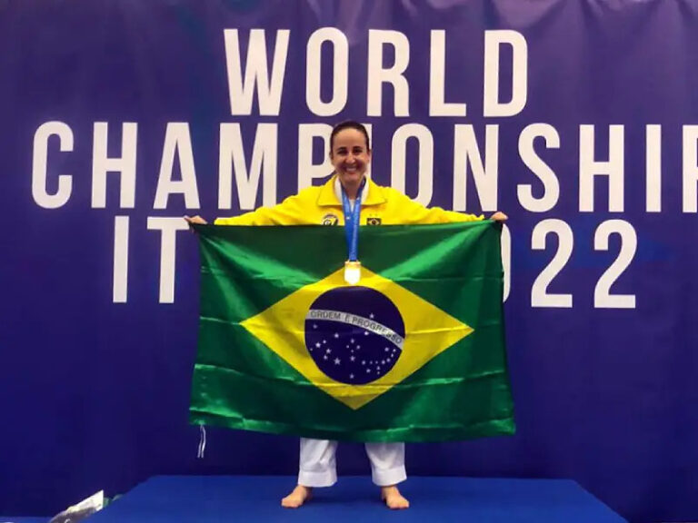 Tamiris Drumond conquista ouro no mundial de Karatê