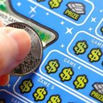 Idosa acerta na loteria, investe prêmio em novo jogo e ganha novamente!