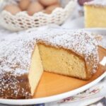 Bolo de arroz com iogurte e coco