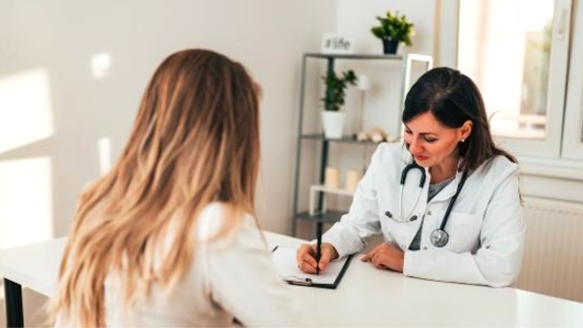 10 exames indispensáveis que toda mulher precisa fazer