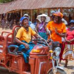 Startup fornece triciclos elétricos para mulheres no Zimbábue