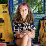 Menina de apenas 9 anos vai expor pinturas no Louvre, em Paris