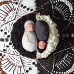 Mulher cria lindas mandalas e fotografa recém-nascidos em seu centro