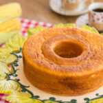 Bolo de milho cremoso com coco