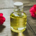 4 óleos e bônus para clarear e hidratar a pele