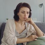 Ovulação pode causar cólica fora do período menstrual?