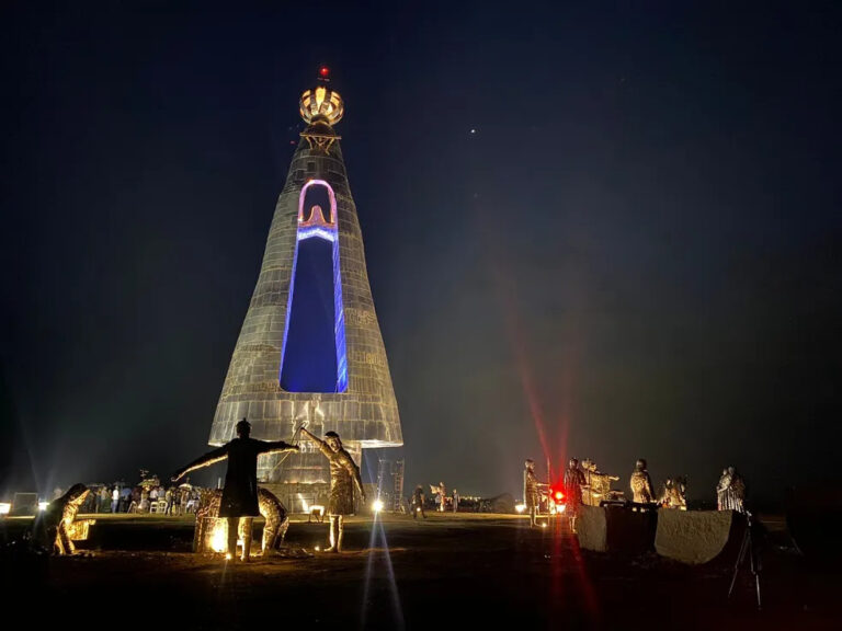 Enorme estátua de Nossa Senhora Aparecida é inaugurada em SP