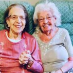 Amigas há 82 anos decidem residir na mesma casa de refúgio, mantendo sua união