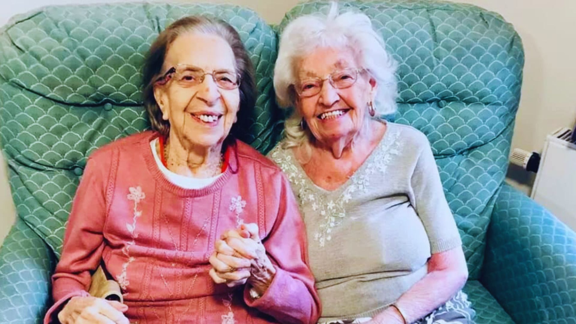 Amigas há 82 anos decidem residir na mesma casa de refúgio, mantendo sua união