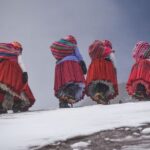 Alpinistas cholita da Bolívia sonham em conquistar o Everest de saias