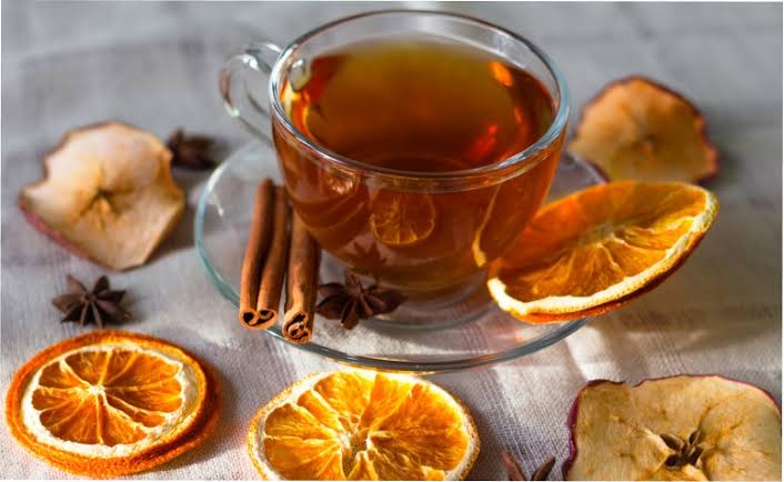 Benefícios do chá de casca de laranja que você ainda não conhece